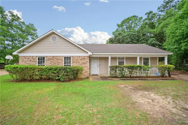 6421 St Thomas Court, Mobile, AL 36618