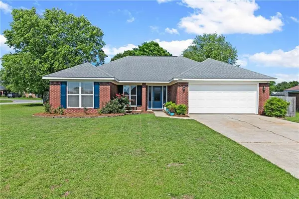 21637 Shadowbrook Street, Robertsdale, AL 36567