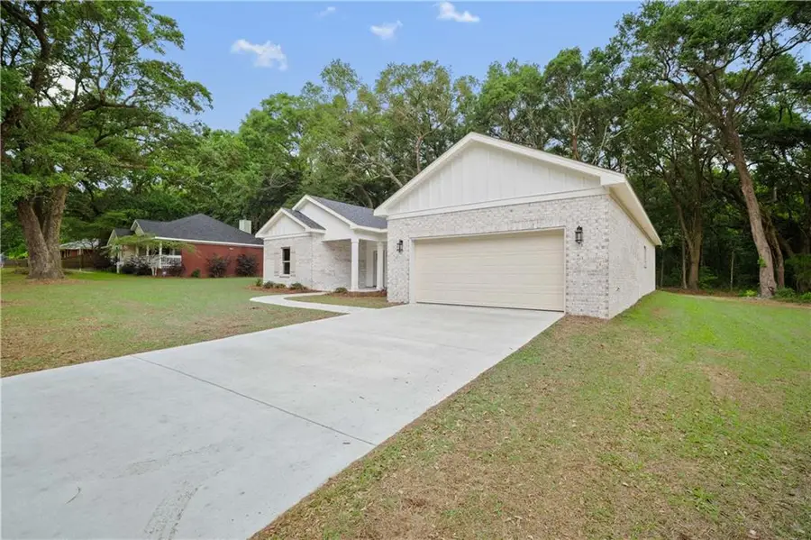 7040 Country Oaks Drive N, Irvington, AL 36544 - #3