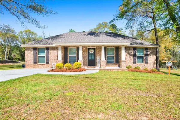 1236 Timber Creek Drive S, Axis, AL 36505