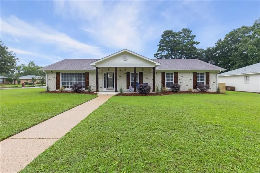 6208 Pine Needle Drive S, Mobile, AL 36609 - #2