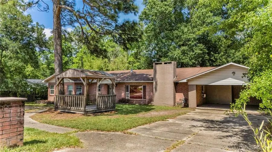 916 Leon Street, Saraland, AL 36571 - #3
