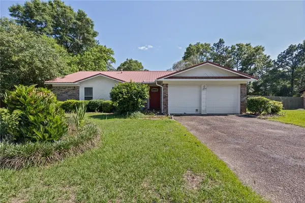 8383 Twin Lakes Drive, Mobile, AL 36695