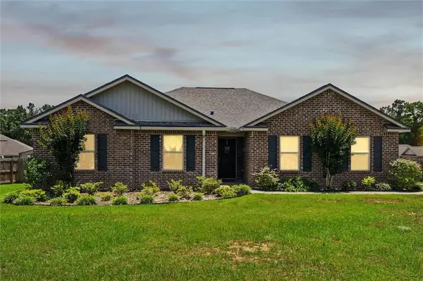 8405 Calgary Drive, Mobile, AL 36695