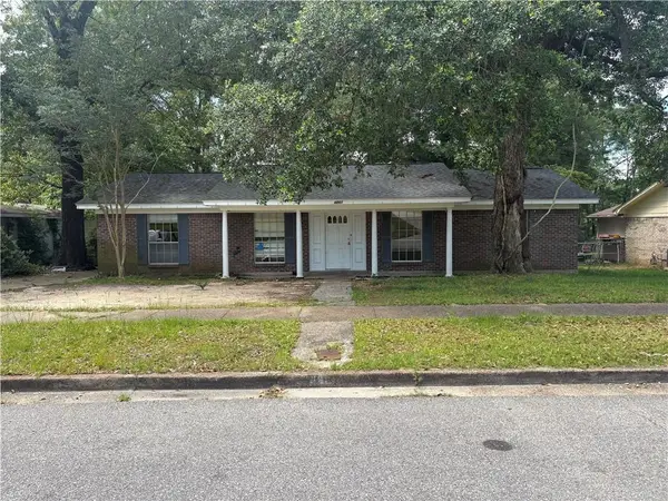 4861 Woodcliff Drive N, Mobile, AL 36693
