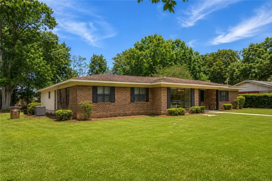 1108 Chalet Drive E, Mobile, AL 36608 - #2