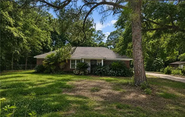 6830 Hayfield Circle W, Mobile, AL 36582