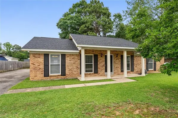 9470 Burnt Ash Drive, Mobile, AL 36695