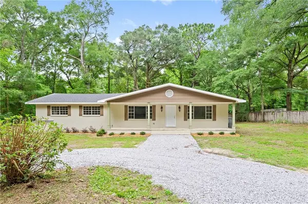 7060 N Lake Road, Mobile, AL 36605