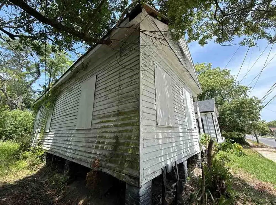 1106 Texas Street, Mobile, AL 36604 - #3