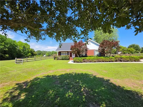 6123 Ranch Road E, Grand Bay, AL 36541