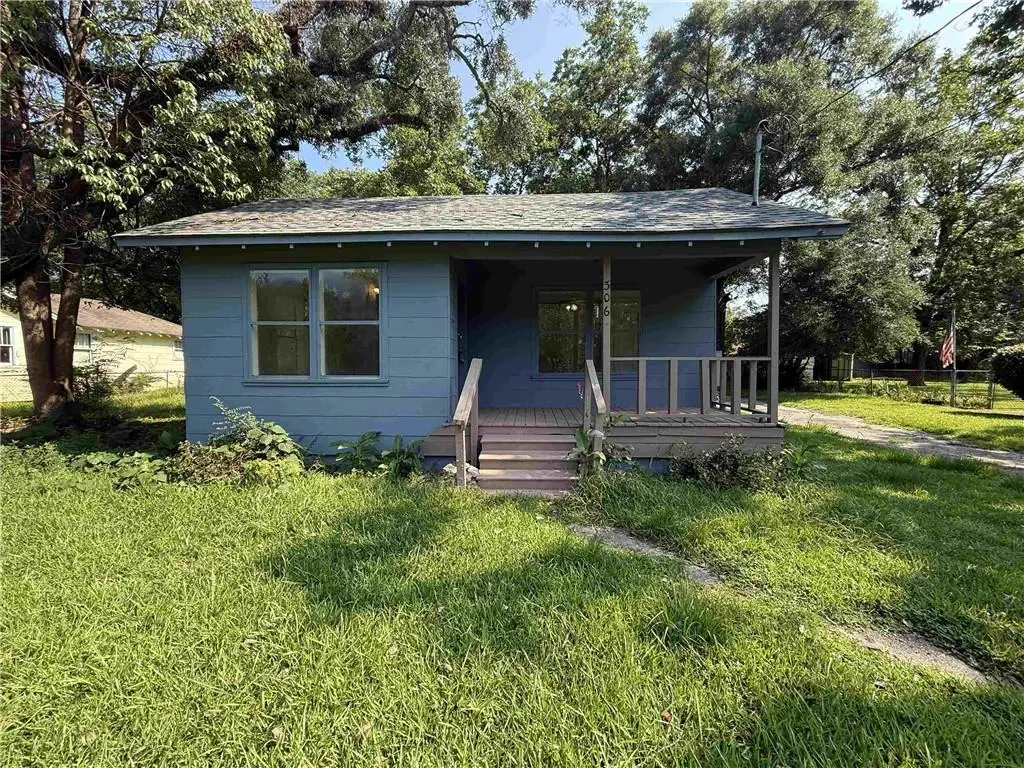 306 Hillside Drive, Chickasaw, AL 36611 - #1