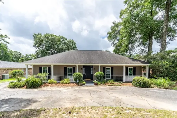 4105 Lake Circle S, Mobile, AL 36693