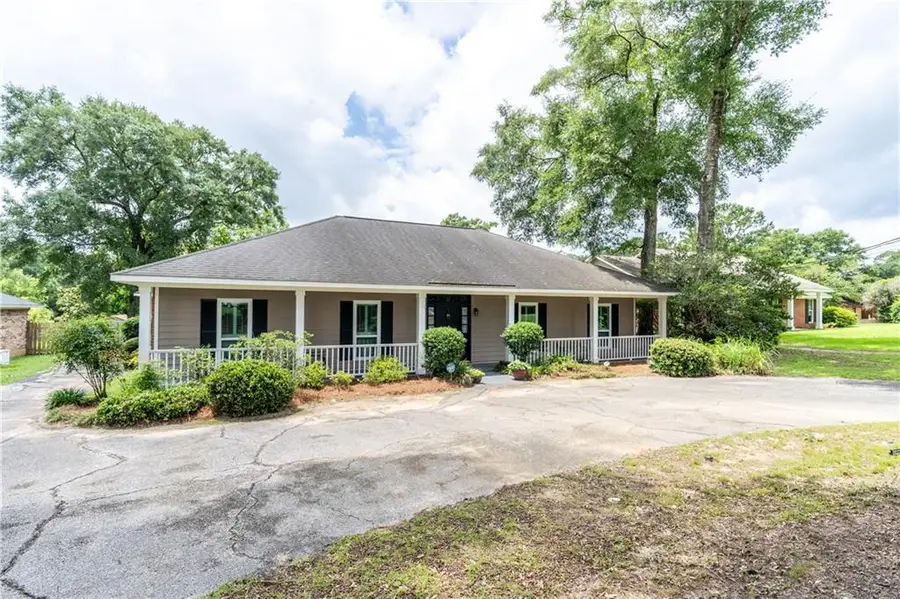 4105 Lake Circle S, Mobile, AL 36693 - #2