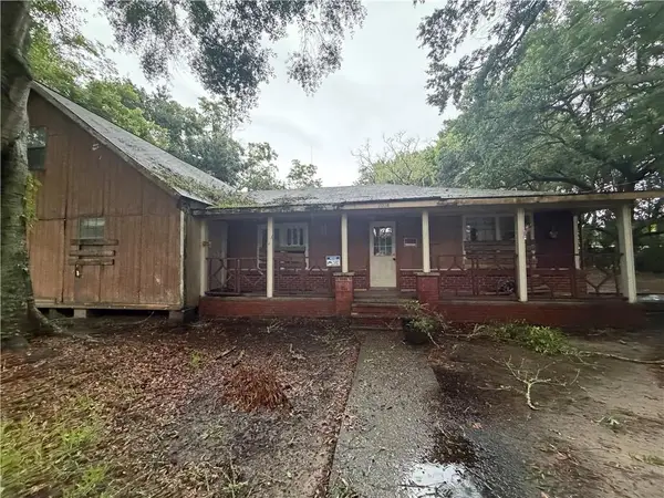 2004 Magnolia Lane, Mobile, AL 36605