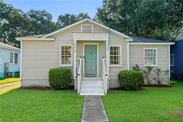 205 Pinehill Drive, Mobile, AL 36606