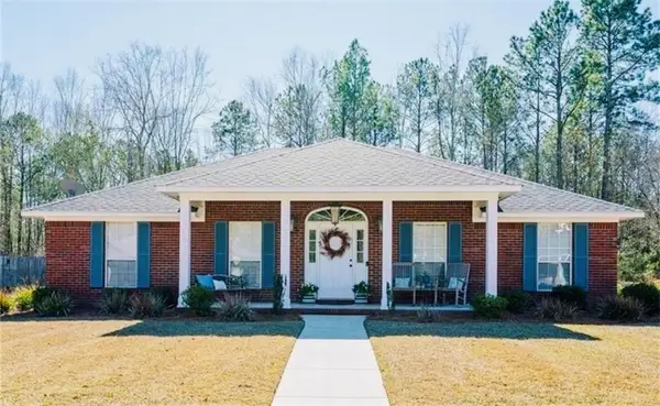 1721 Spanish Trace Drive, Saraland, AL 36571