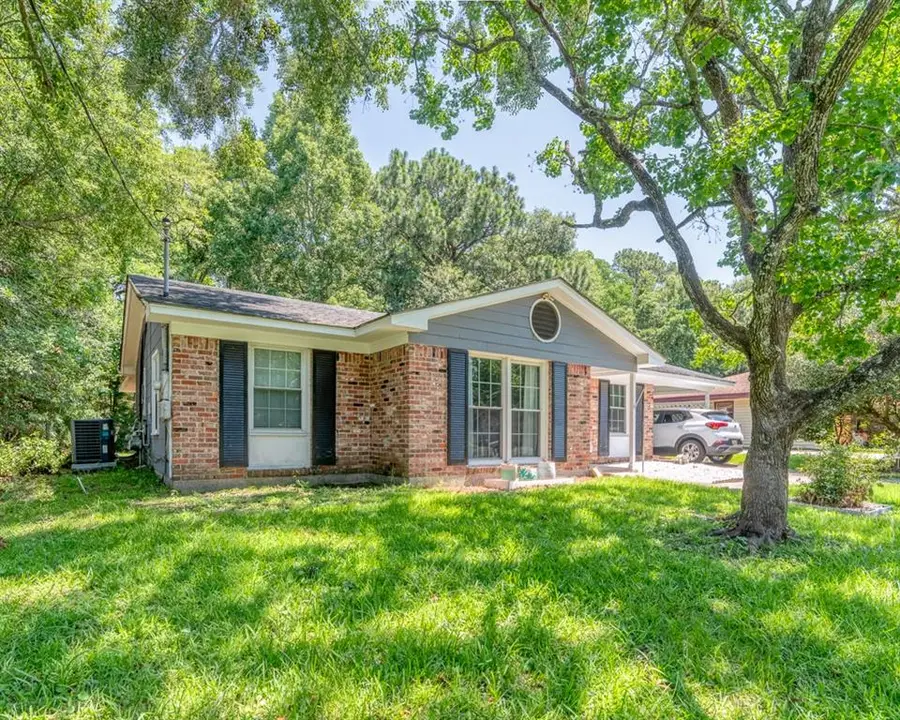 1300 E Charmaine Circle, Mobile, AL 36605 - #2