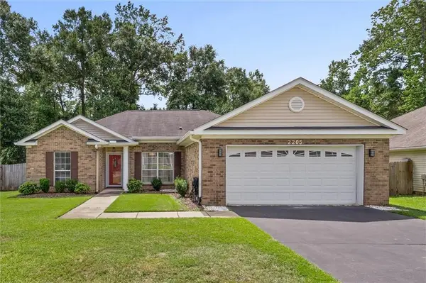 2205 Spring Grove E, Mobile, AL 36695