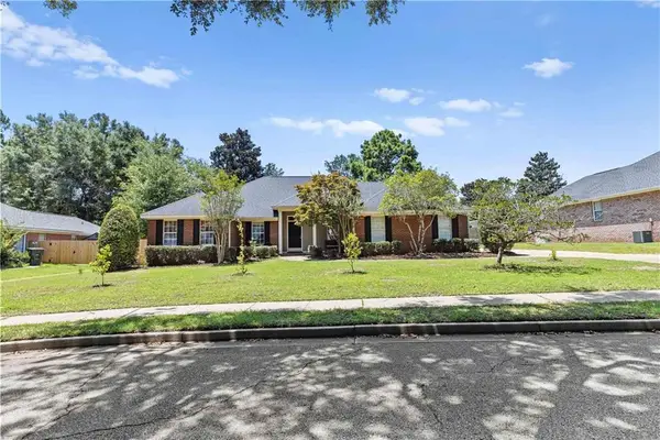 8042 Landing Eagle Drive, Daphne, AL 36526