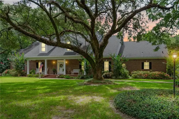 1004 Pace Parkway, Mobile, AL 36693