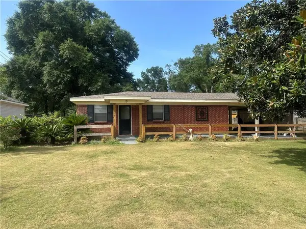 19 Bradford Avenue, Satsuma, AL 36572