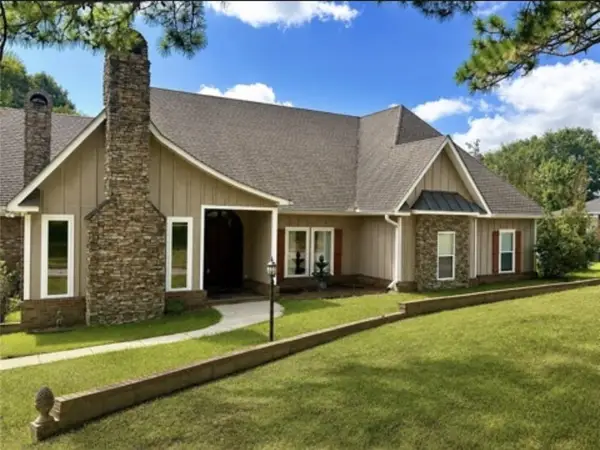 2660 Meadow Lake Road, Semmes, AL 36575