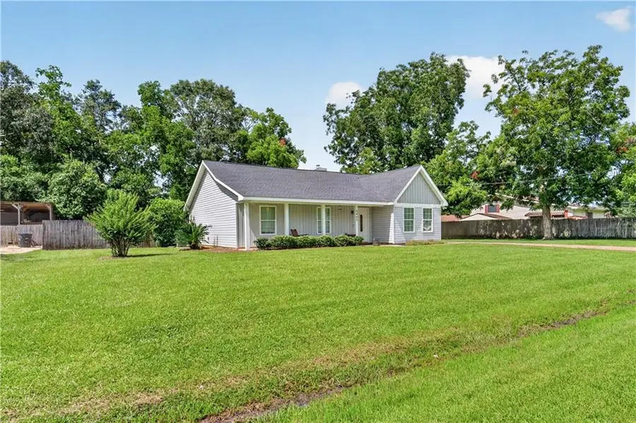 5400 Country Club Boulevard, Theodore, AL 36582 - #2