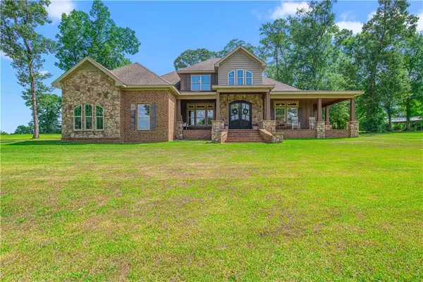 7033 Hickory Creek Circle, Semmes, AL 36575