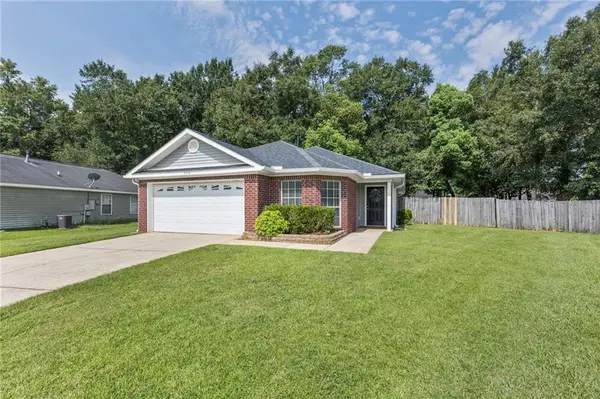 2074 Spring Grove W, Mobile, AL 36695