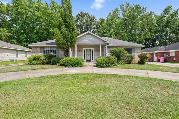 1772 Woodmont Drive, Semmes, AL 36575