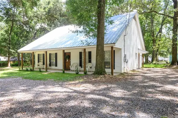 10835 Longview Drive S, Grand Bay, AL 36541