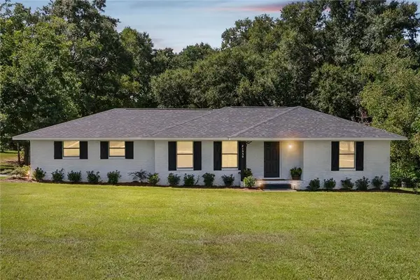 21950 Highway 90, Robertsdale, AL 36567