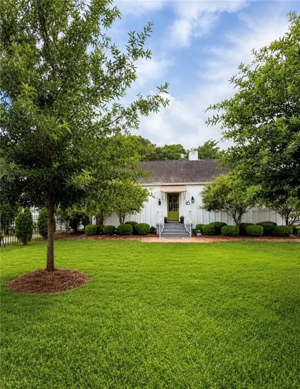 16 Japonica Avenue, Mobile, AL 36606