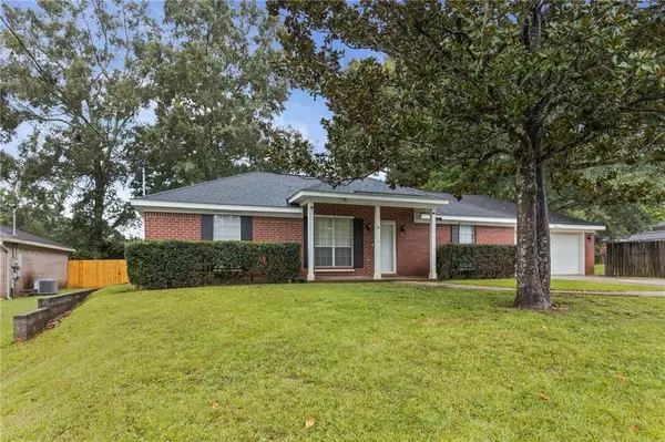 6353 Woodside Drive S, Theodore, AL 36582