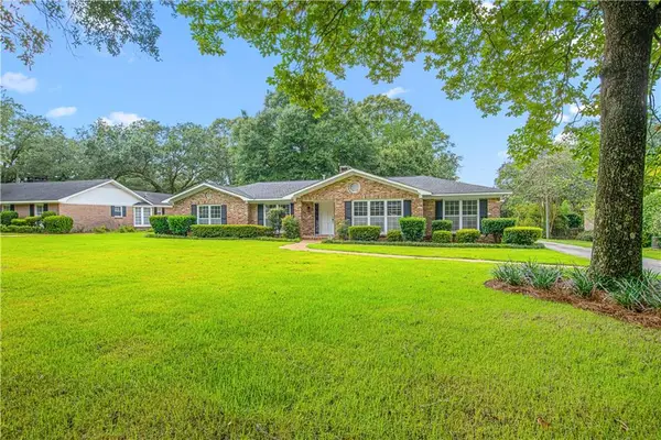 604 Cumberland Road E, Mobile, AL 36608