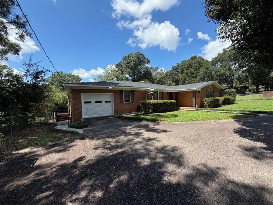 7231 Lakeview Drive E, Mobile, AL 36695 - #2