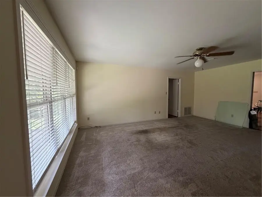 7231 Lakeview Drive E, Mobile, AL 36695 - #3