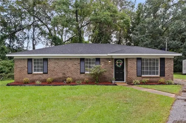 5660 Hi Wood Court, Satsuma, AL 36572