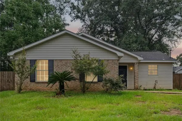 9711 Royal Woods Drive N, Mobile, AL 36608