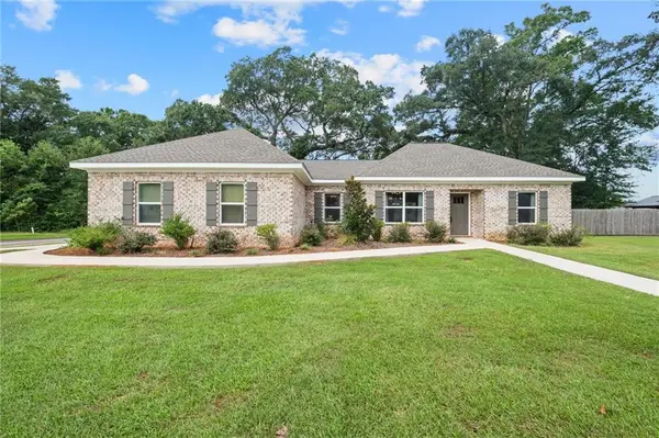 10030 Desiree Court N, Theodore, AL 36582