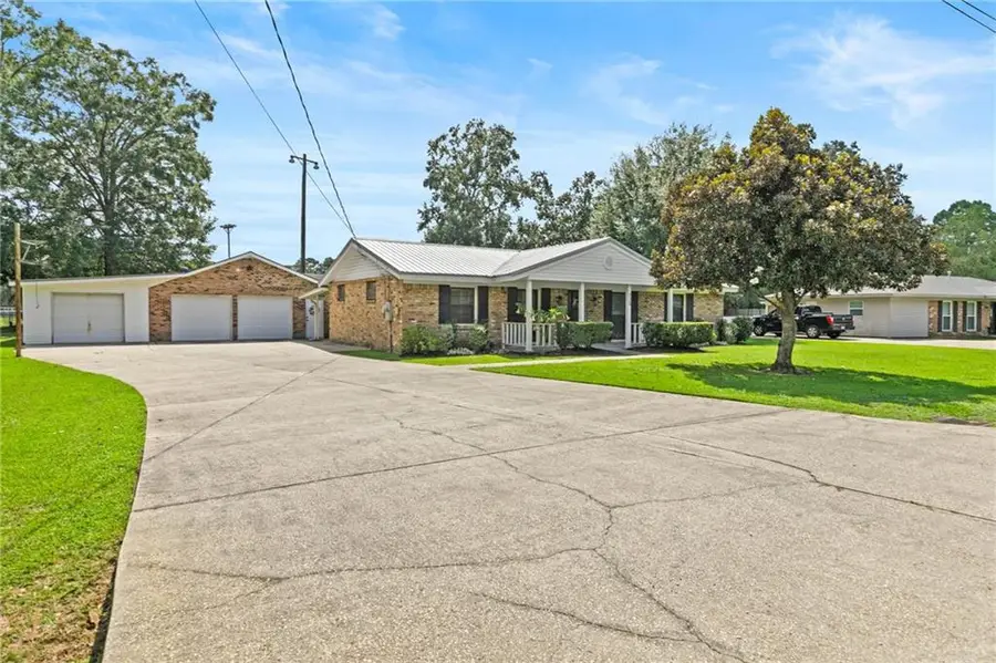 725 Gilbert Street, Saraland, AL 36571 - #3