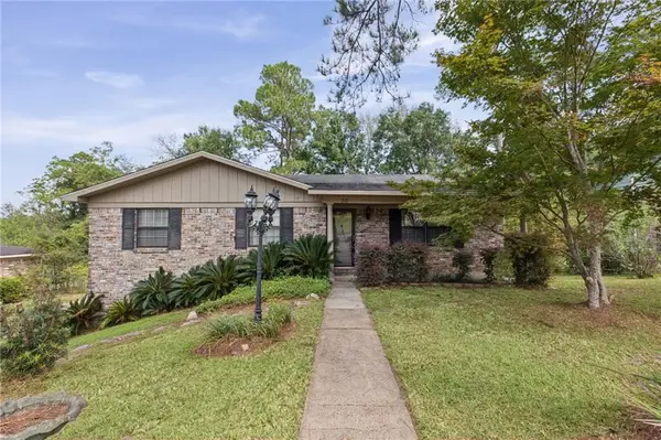 36 Ridgeview Drive, Chickasaw, AL 36611