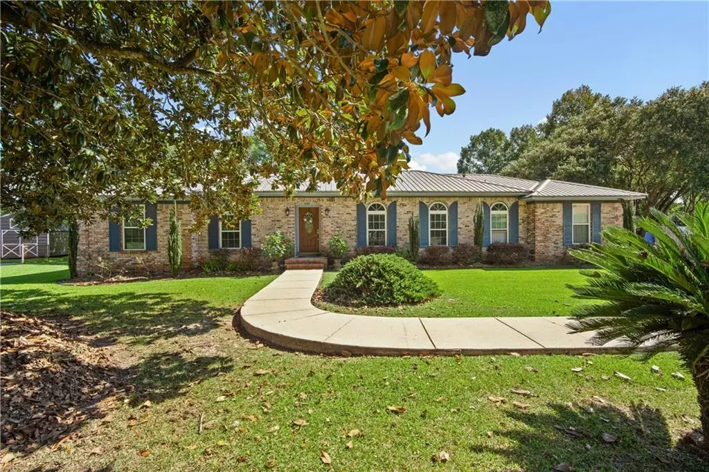 4589 Canal Circle W, Mobile, AL 36619 - #1