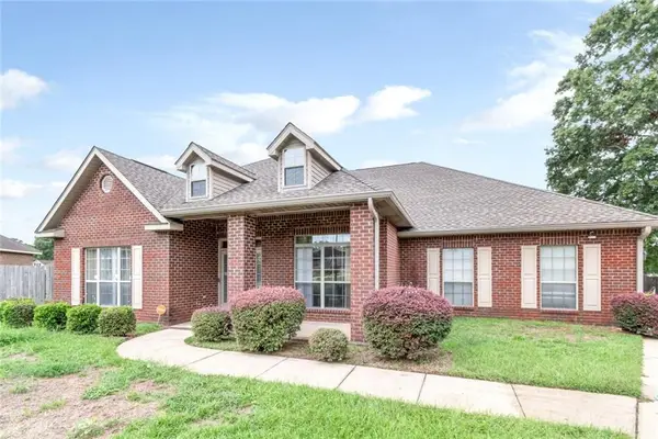10323 Chesterfield Drive W, Semmes, AL 36575