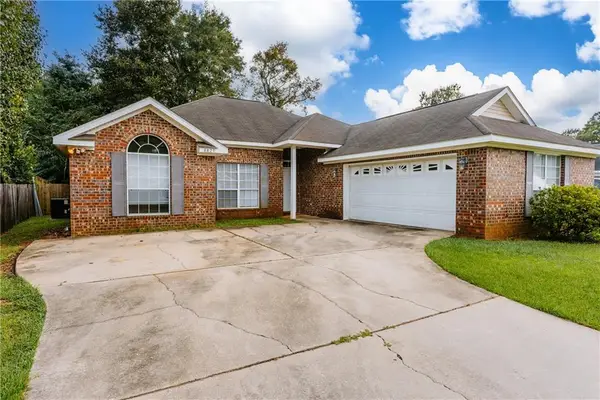 8825 Spring Grove N, Mobile, AL 36695