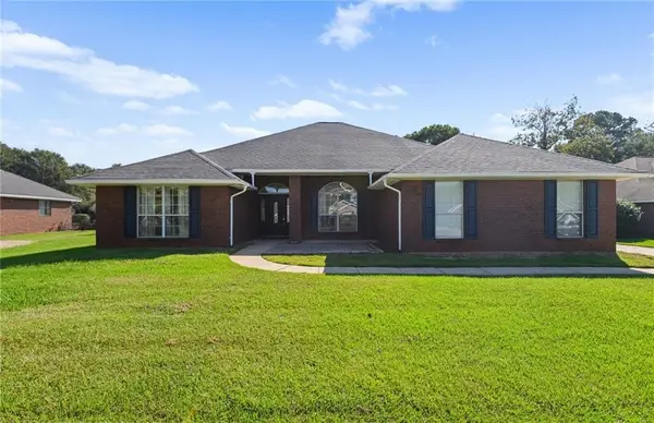 1517 Hunters Ridge Drive W, Mobile, AL 36695