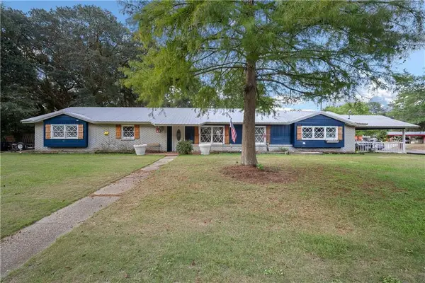 5009 Chaucer Drive, Mobile, AL 36693