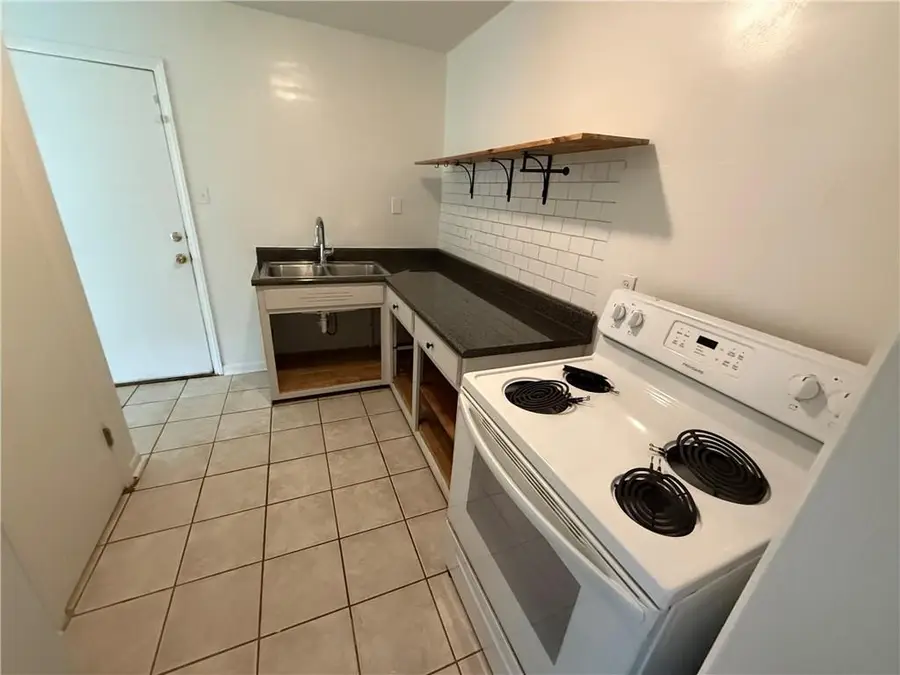 7151 Peachtree Lane S, Mobile, AL 36618 - #2