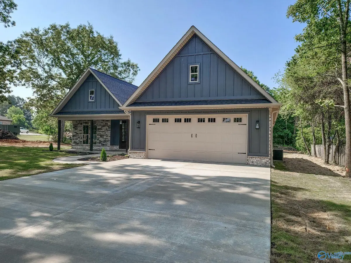 138 Deer Run Circle, Rogersville, AL 35652 - Image #1